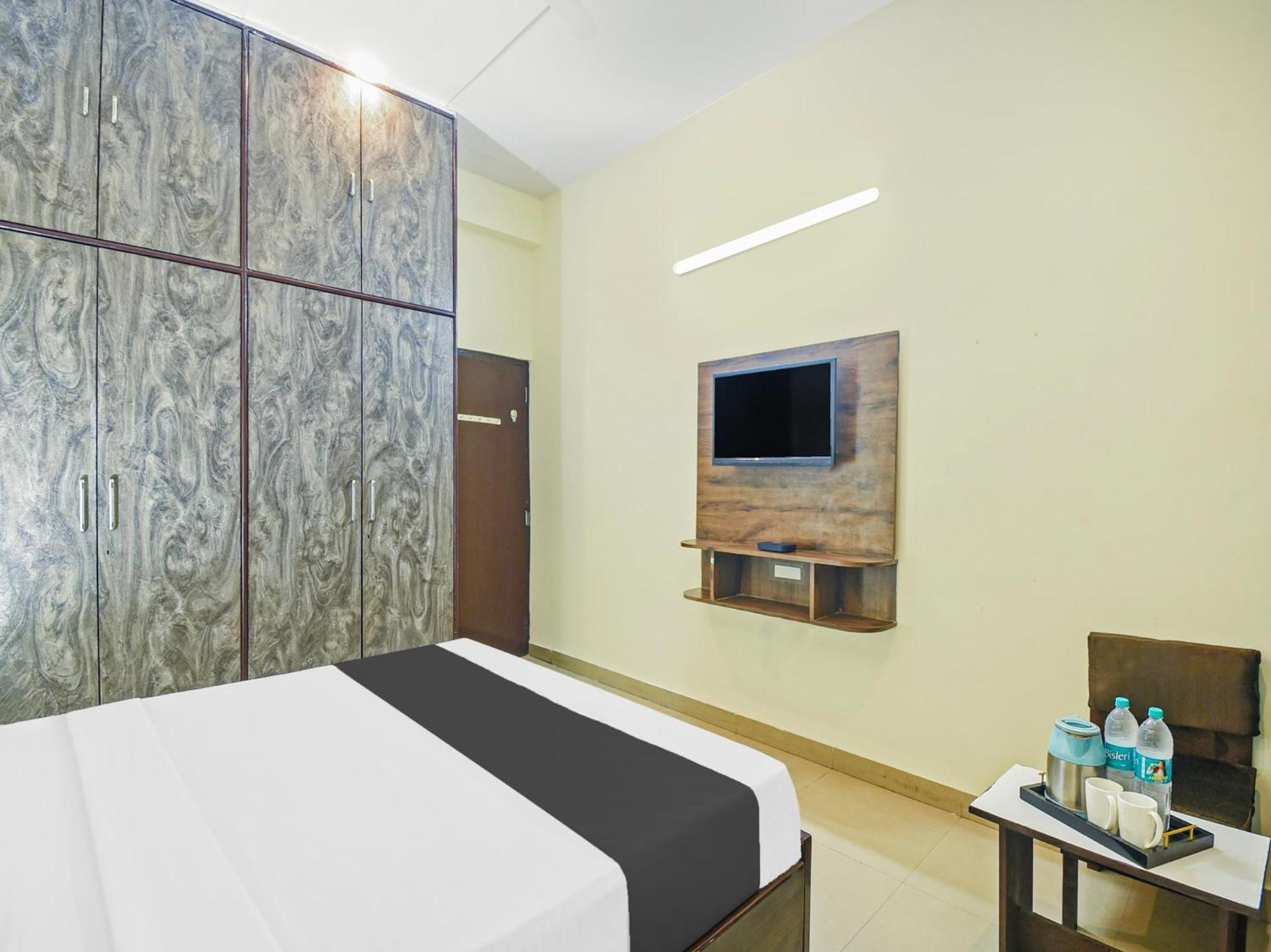 Hotel O Grand Sharma