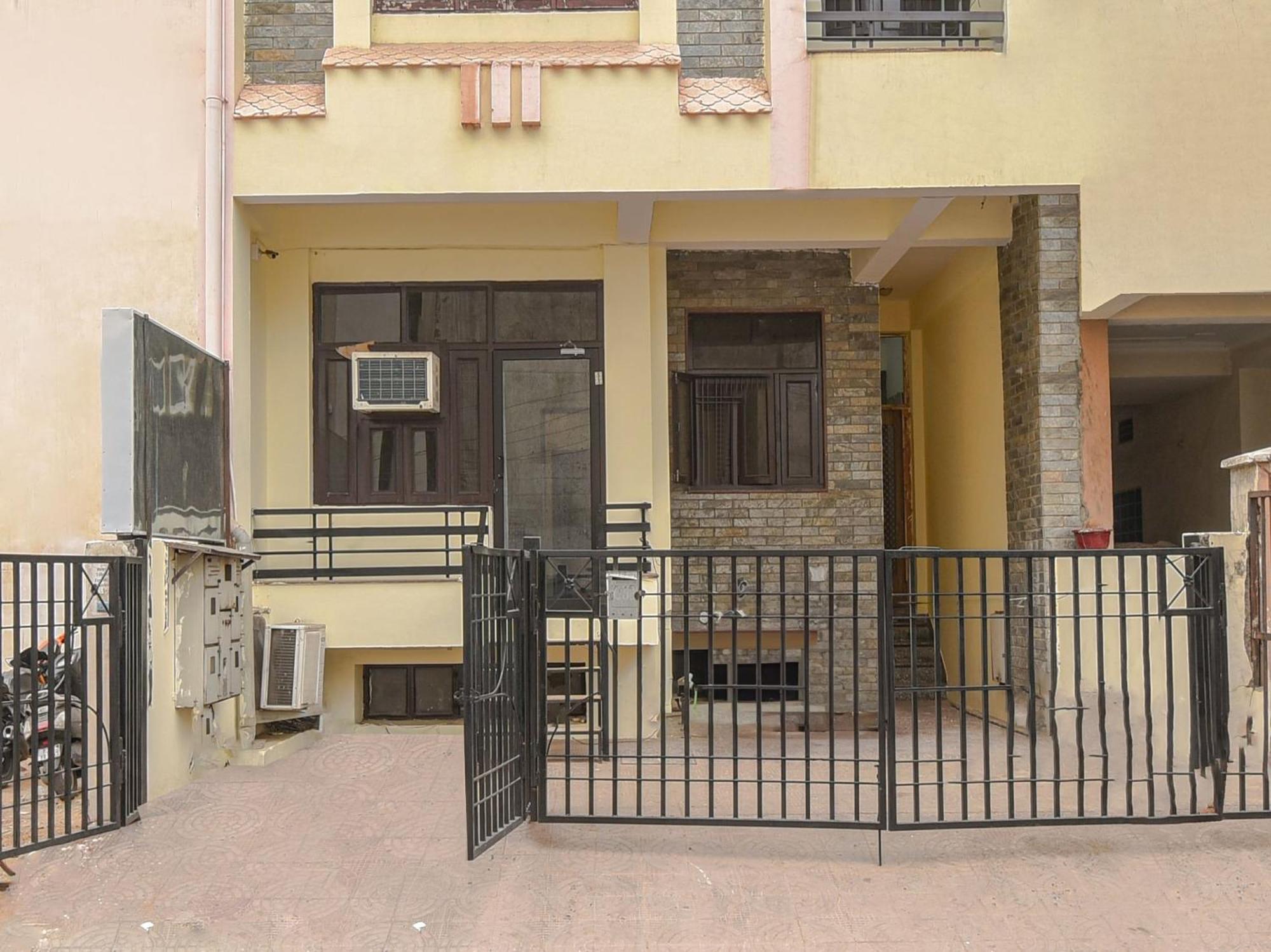 Hotel O Grand Sharma