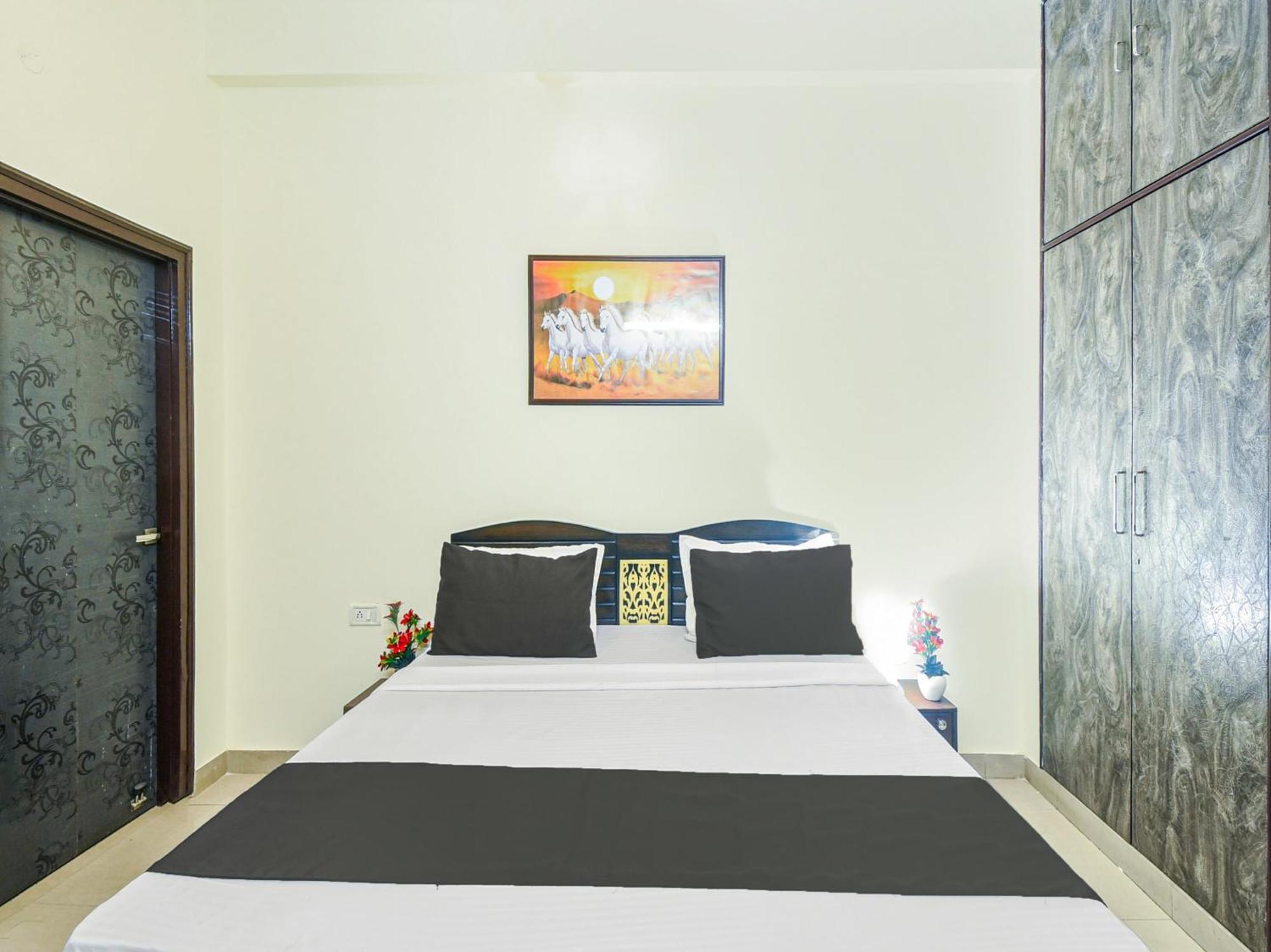 Hotel O Grand Sharma