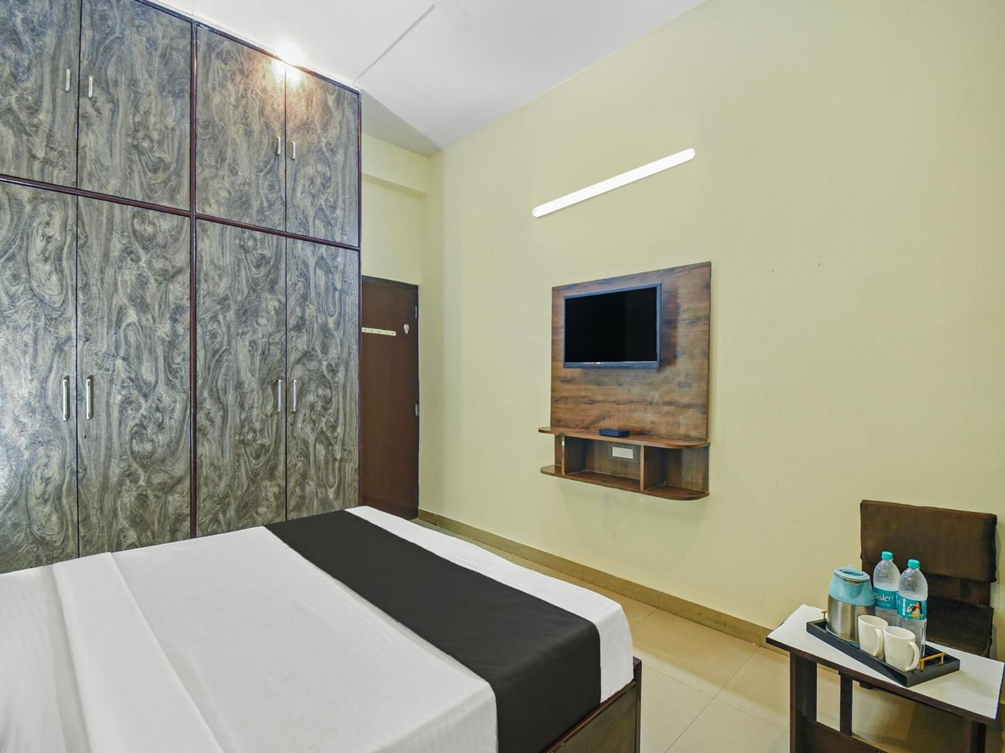 Hotel O Grand Sharma